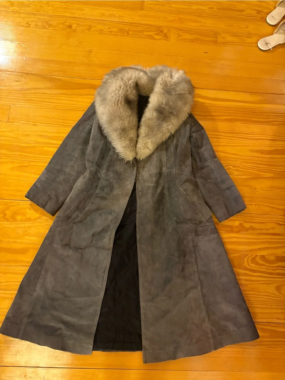 Women’s Long Gray Suede Coat with Real Fur Collar - Picture 5 of 5